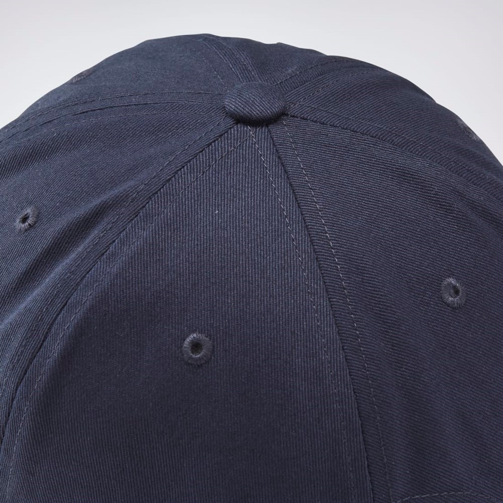 Vector Navy / White Reebok Active Foundation Badge Hat | GH0399